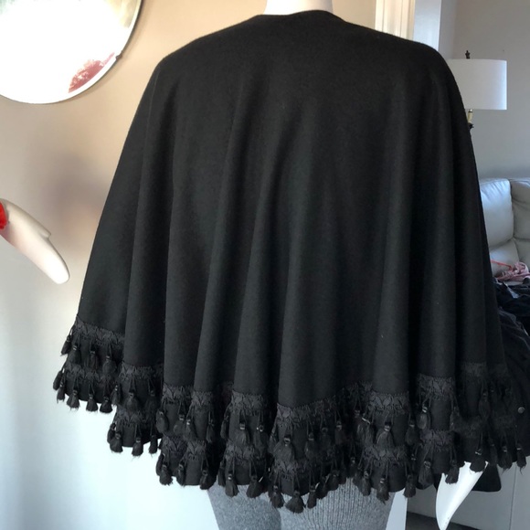 Vintage wool tassel cape - Picture 4 of 6